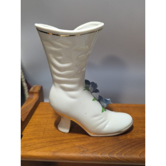 Vintage Ceramic Decorative Shoe/Boot with Flowers 4"x2"x5" tall - Picture 3 of 8